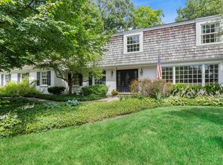 520 Cherokee Rd, Lake Forest, IL 60045