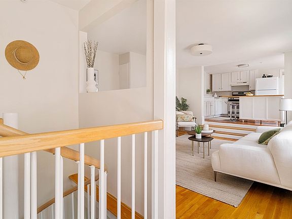 2nd image of 62 Sacramento St #62