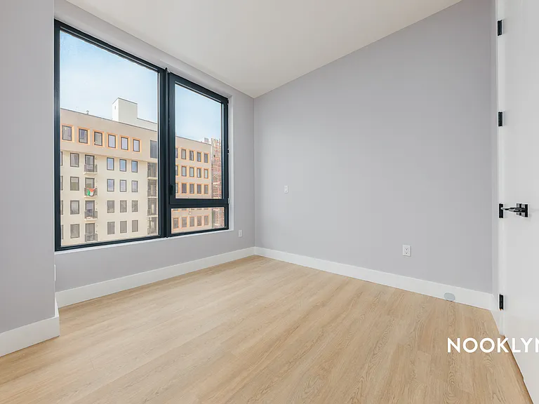 26-25 4th St #513 — Photo 7