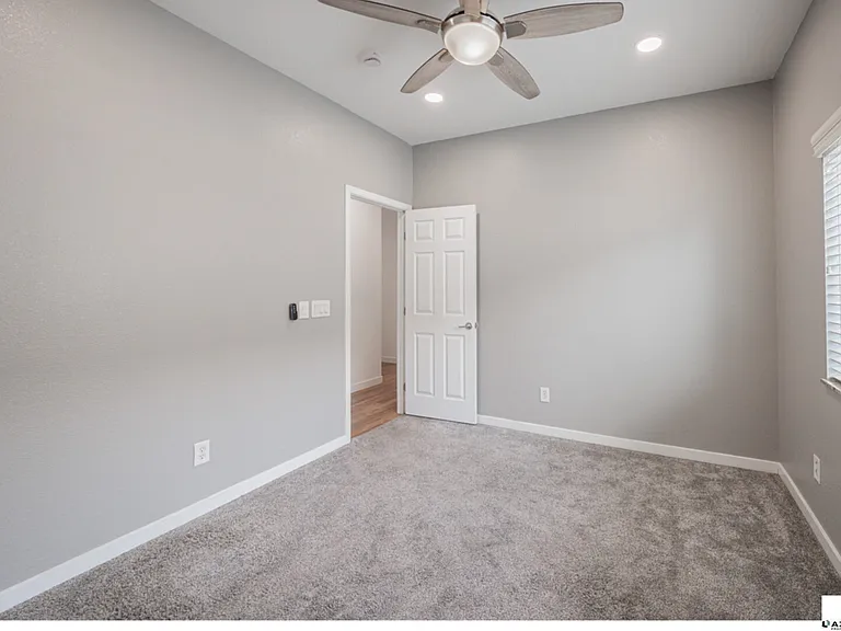 7111 S 21st Dr — Photo 20