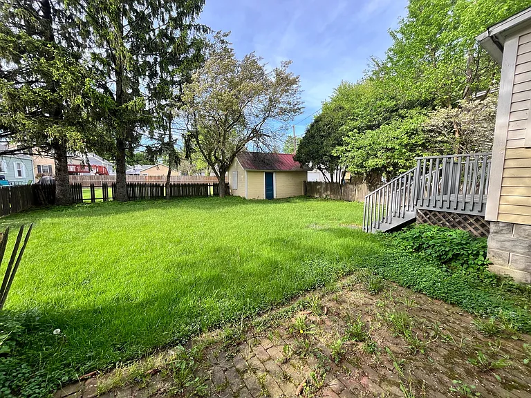 914 Farnsworth Rd — Photo 3
