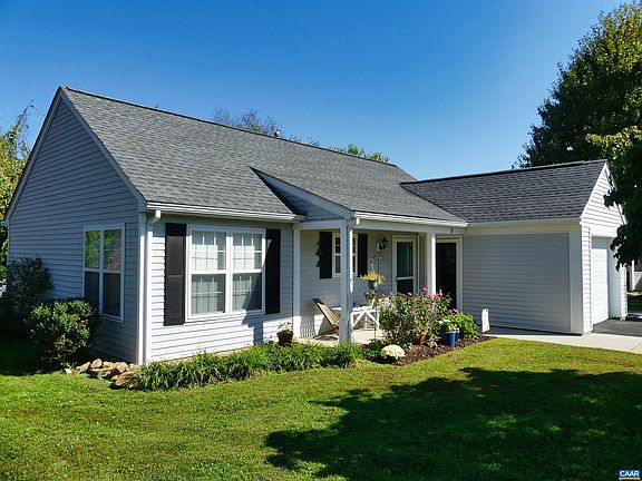 2nd image of 17 Hilltop Ct