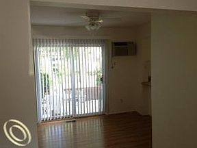 5th image of 18175 Jamestown Cir