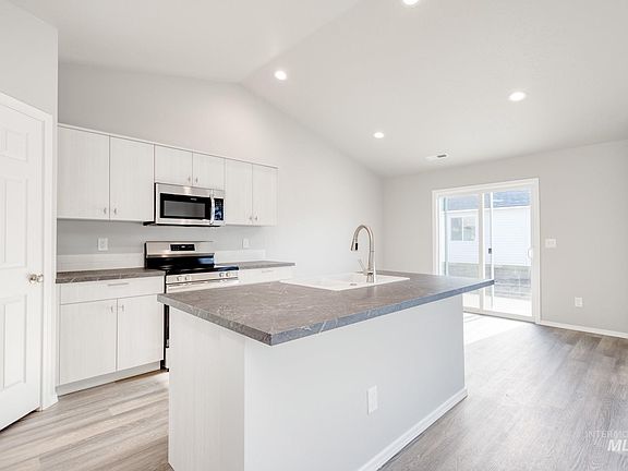 4th image of 315 Tarragon Way