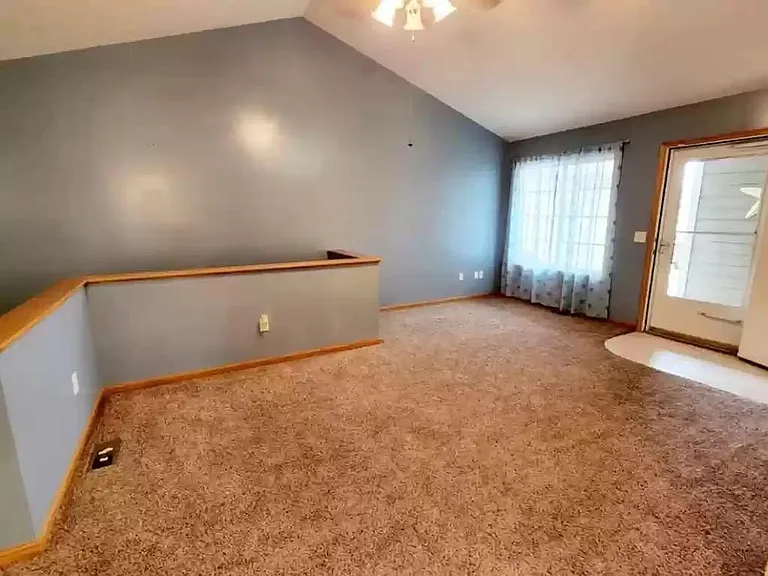 1301 Sierra Dr — Photo 11