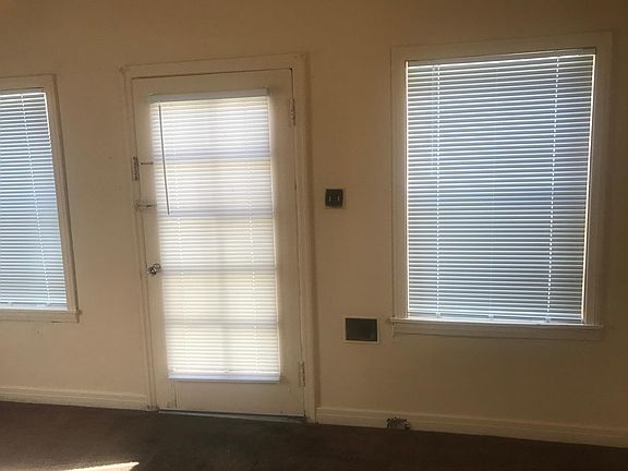 4th image of 3936 Denker Ave #3938