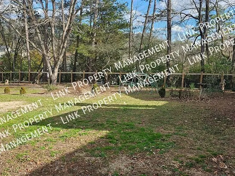 9328 Berkshire Cir — Photo 56