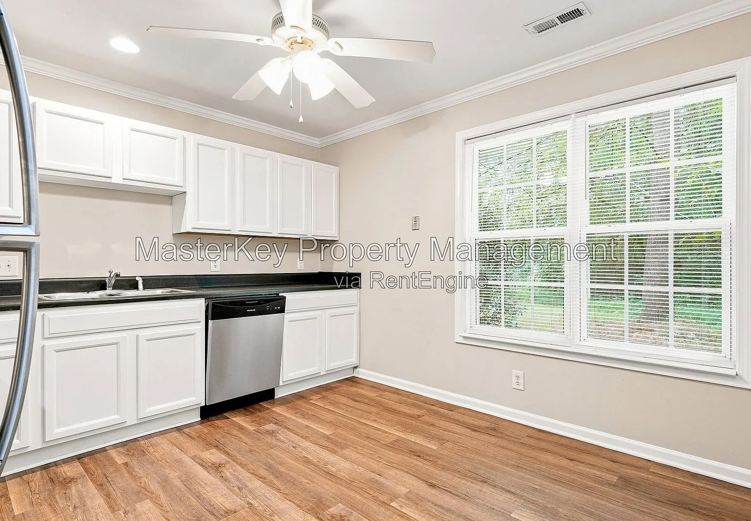 3 bed, 3.5 bath, 1374 sqft, $1,795 — Photo 4