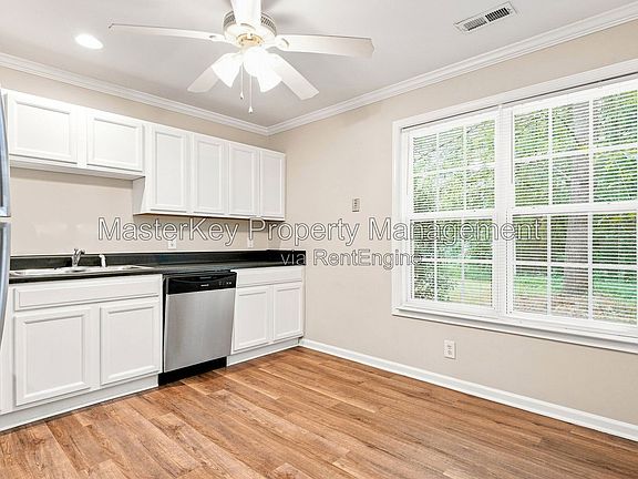 3rd image of 69 Red Ln