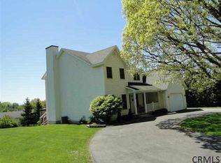 7 Grandview Dr, Rensselaer, NY 12144