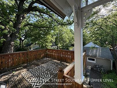 3rd image of 122 Cecil St SE