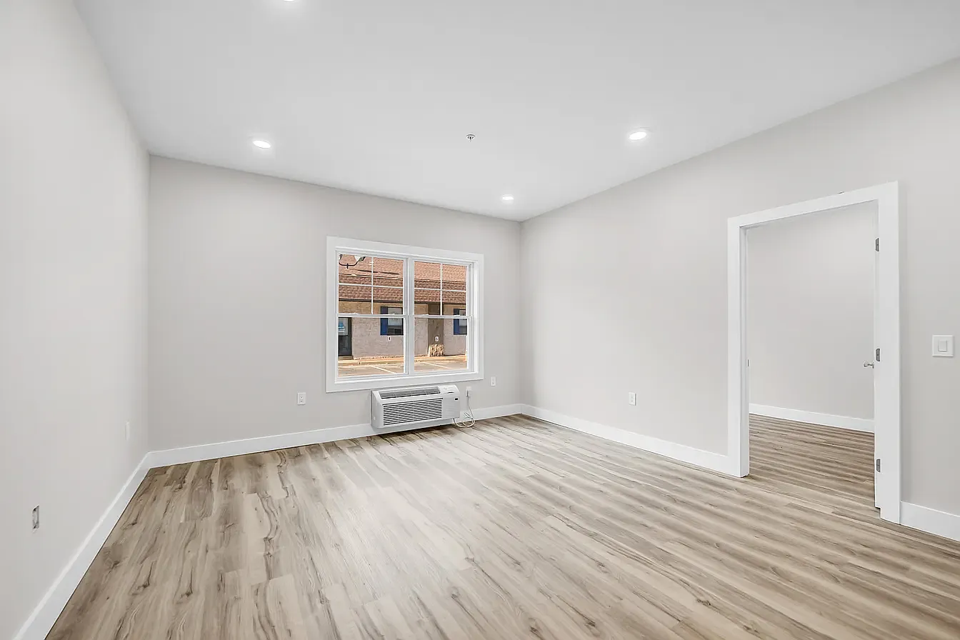 2 bed, 950 sqft, $2,800 — Photo 3