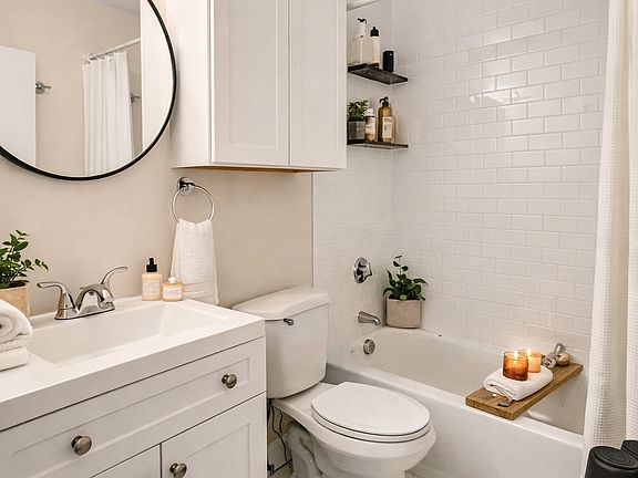 3rd image of 21 Greenwood St APT 5