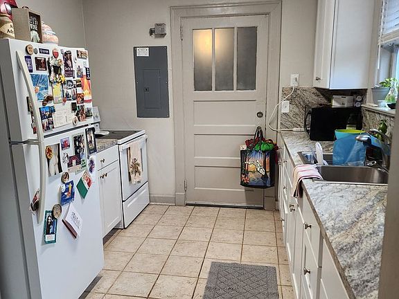 5th image of 2591 Park St