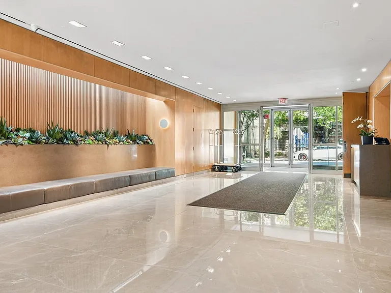360 W 43rd St #S4D — Photo 9