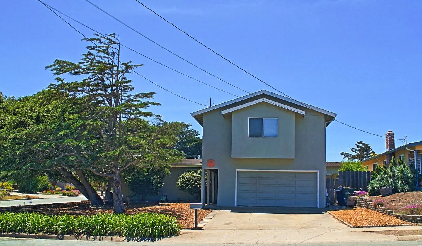 350 Hillcrest Ave photo 1