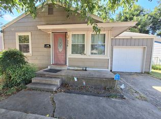 236 Russell Dr, Midwest City, OK 73110