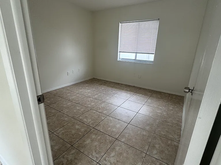 15158 Springview St — Photo 5
