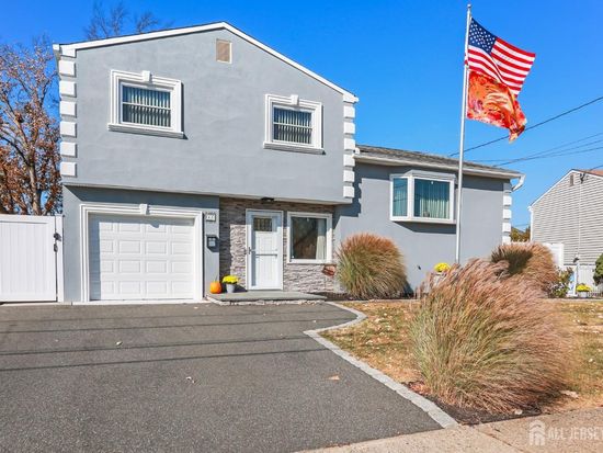 46 Pinho Ave, Carteret, NJ 07008