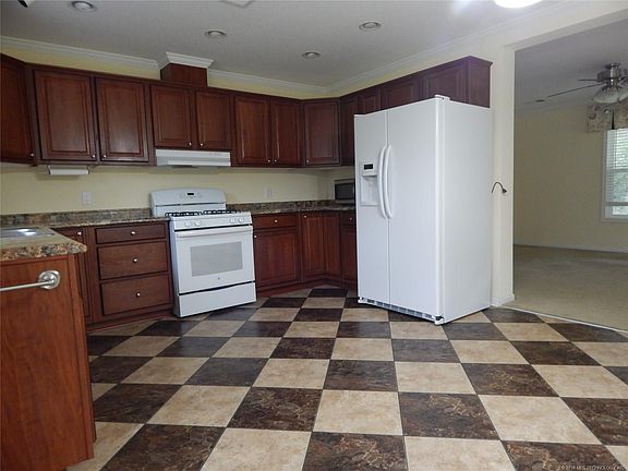 5th image of 282 Deer Ln