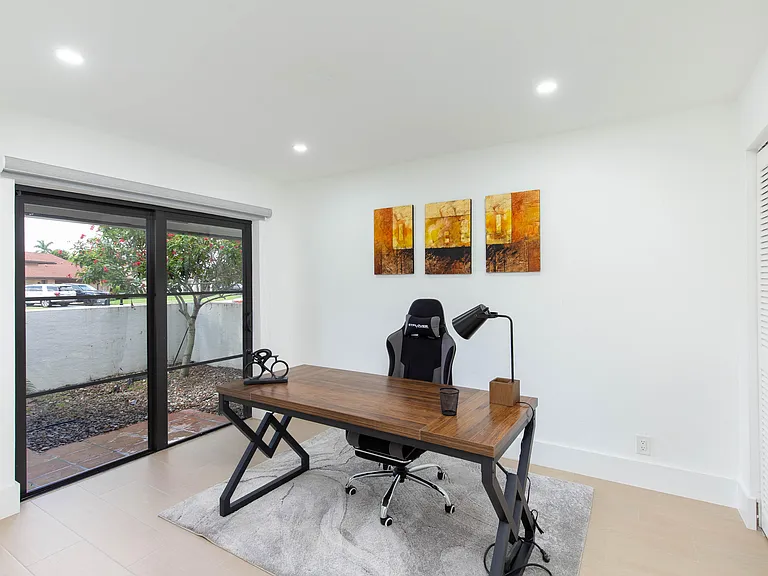 2281 Seaford Dr — Photo 20