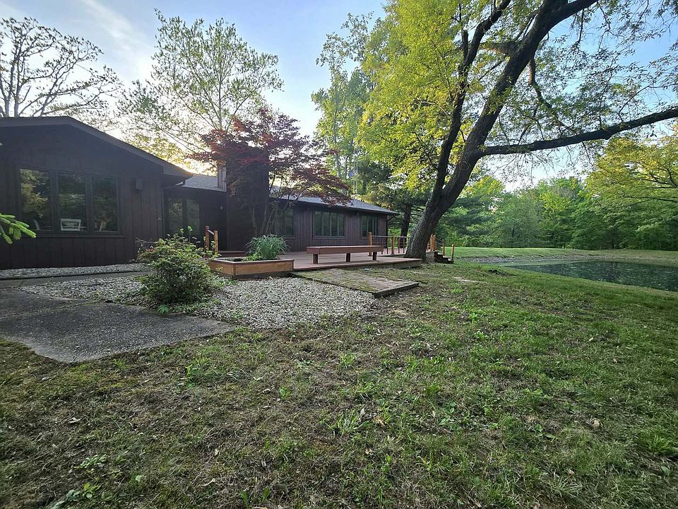 1st image of 17647 N Old Centralia Ln