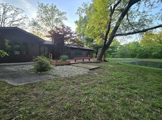 17647 N Old Centralia Ln, Mount Vernon, IL 62864