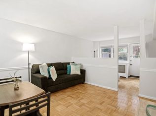 321 E 45th St APT 1B, New York, NY