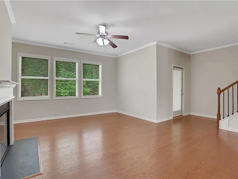1300 Hopkins Dr — Photo 10