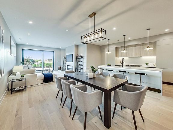 3rd image of 613 N Ogden Ave #2W