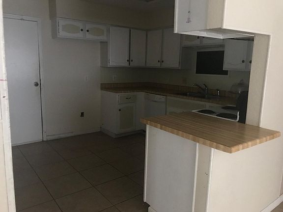 3rd image of 11218 Woodway Creek Dr