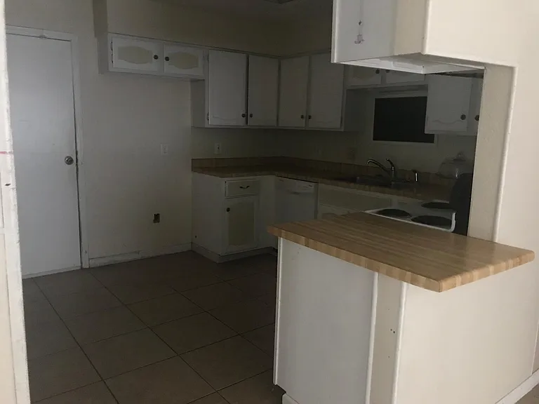11218 Woodway Creek Dr — Photo 3