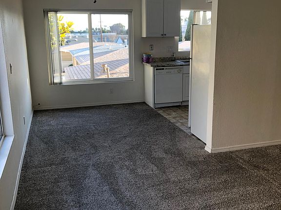 3rd image of 1639 Oliver Ave #B