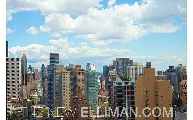 Rented by R New York | media 22