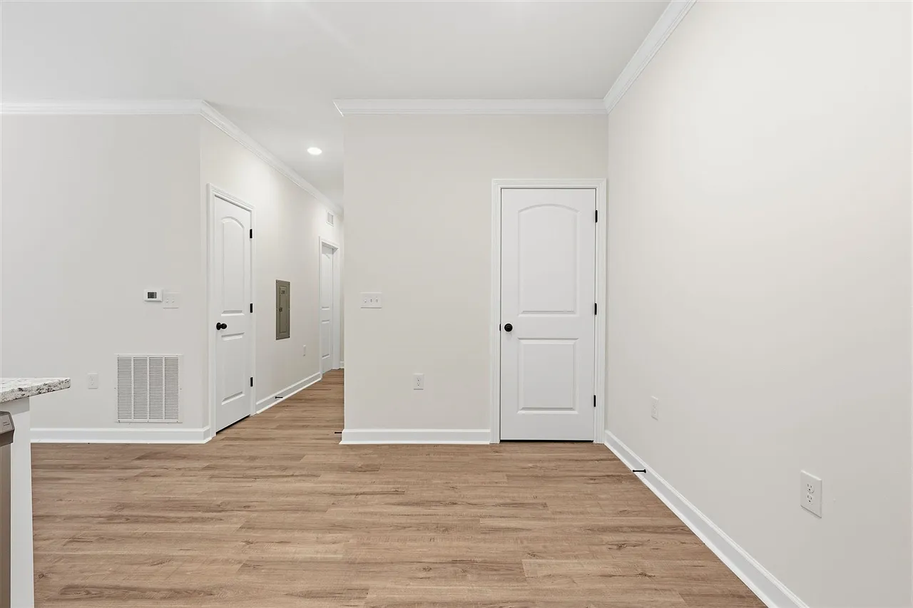 2 bed, 1052 sqft, $1,095 — Photo 4