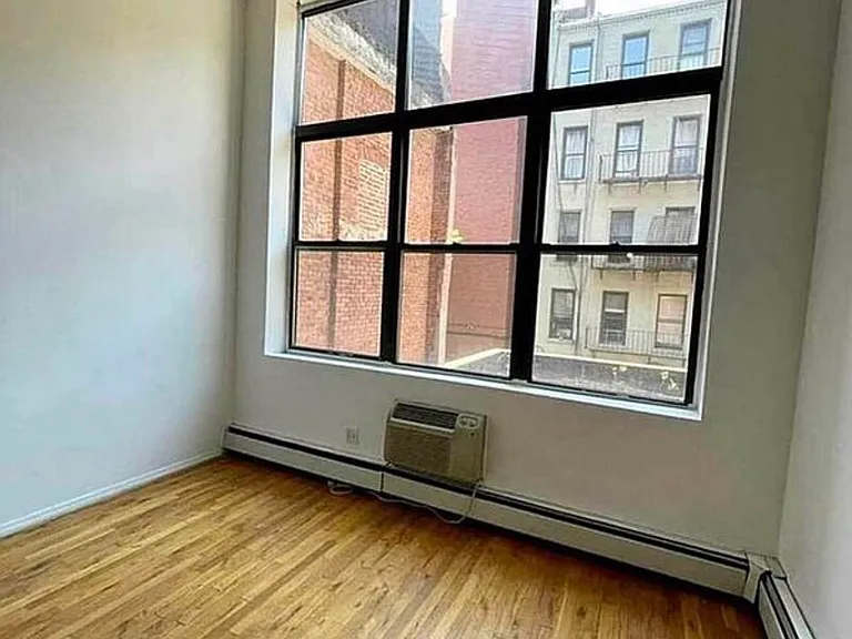 538 W 50th St #3B — Photo 2