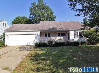 2733 Lindale Ave NE, Cedar Rapids, IA 52402