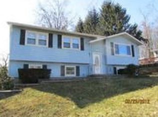 5 Ridgeview Rd, Salisbury Mills, NY 12577