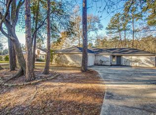 111 Artesian Oaks Dr, Conroe, TX 77304