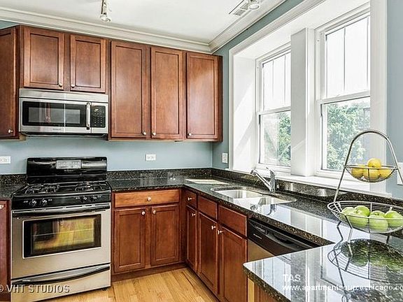 3rd image of 4863 N Hermitage Ave APT 3E