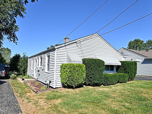 2nd image of 16844 Sayre Ave