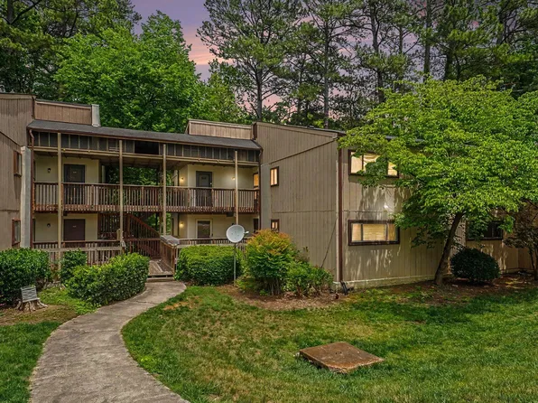 631 Pine Ridge Pl, Raleigh, NC 27609