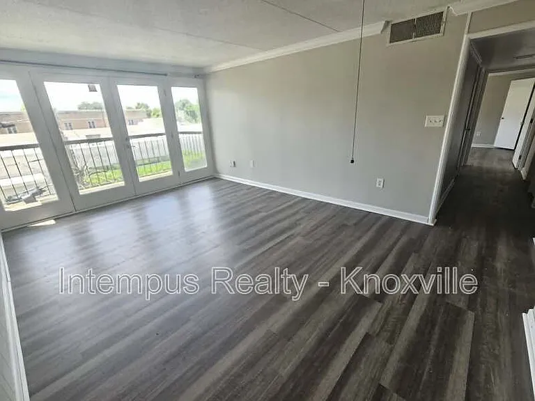 2749 Sullins St #304 — Photo 9