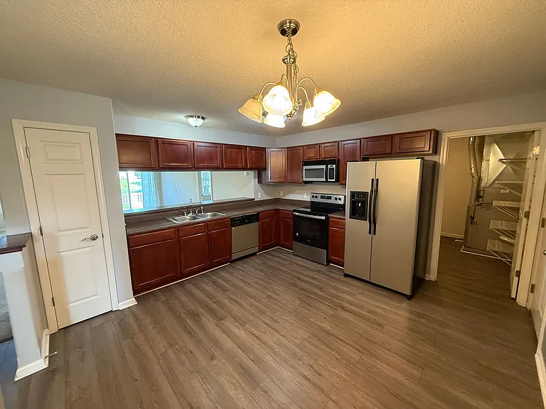 3921 Stanton Hall Pkwy — Photo 5