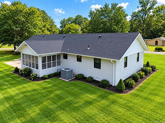 3rd image of 1017 Homecrest Dr