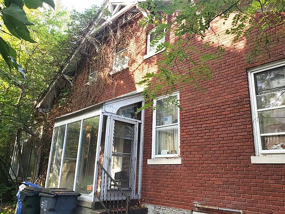 5th image of 163 Bassett Ave