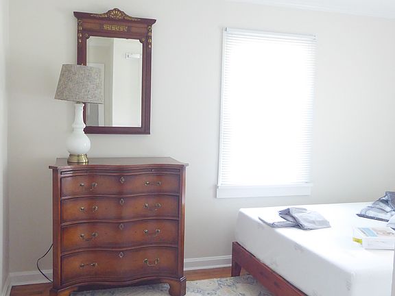 4th image of 209 N Bigby Dr