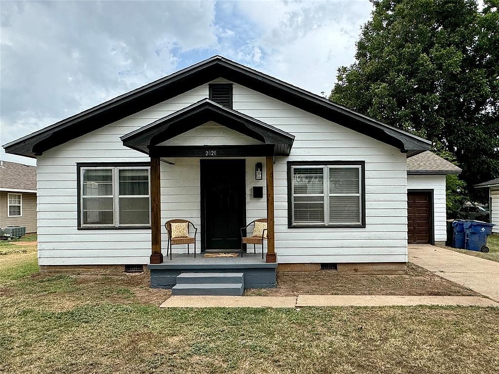 2026 S 20th St, Chickasha, OK 73018 | Zillow