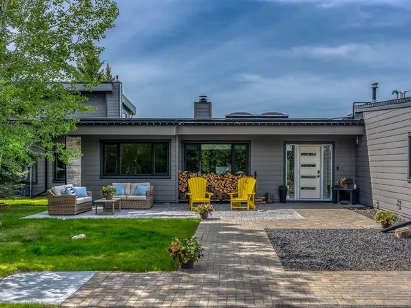 183 NE Pinebrook Way SW, Rocky View County, AB T3Z 3K3