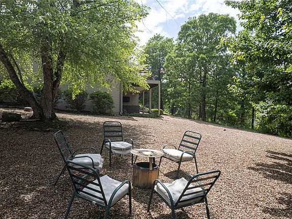 5th image of 28 Ledbetter Ln